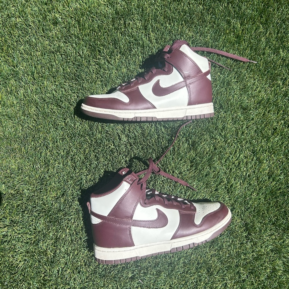 Nike High-Top Sneakers in Burgundy and White